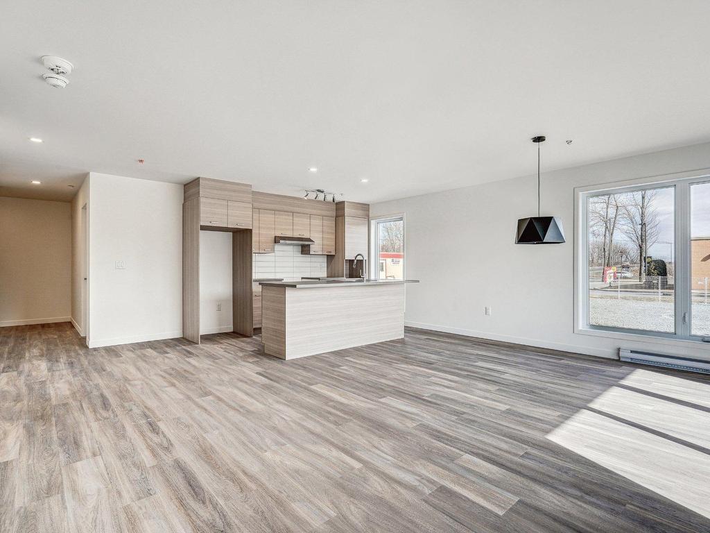









4955


Rue des Ormes

, 2102,
Contrecoeur,




QC
J0L1C0

