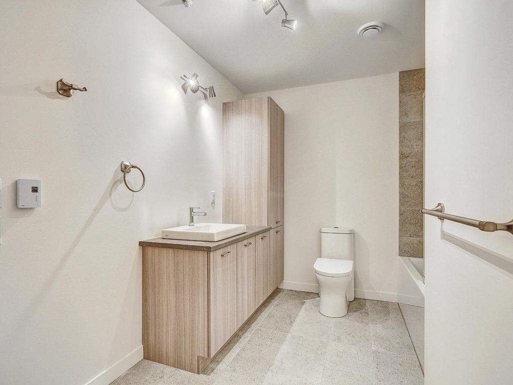 









4955


Rue des Ormes

, 2102,
Contrecoeur,




QC
J0L1C0

