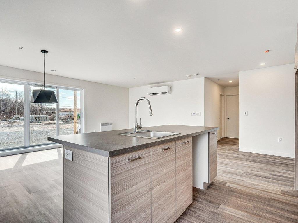 









4955


Rue des Ormes

, 2102,
Contrecoeur,




QC
J0L1C0


