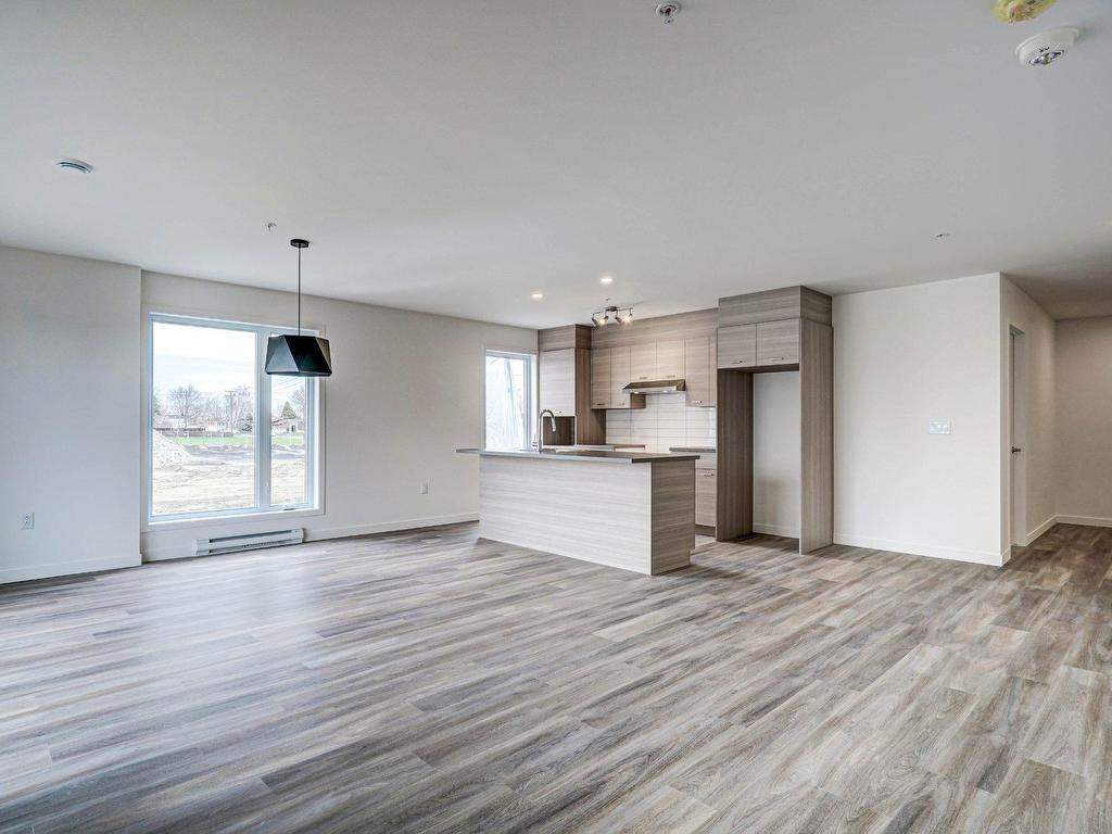 









4955


Rue des Ormes

, 2104,
Contrecoeur,




QC
J0L1C0

