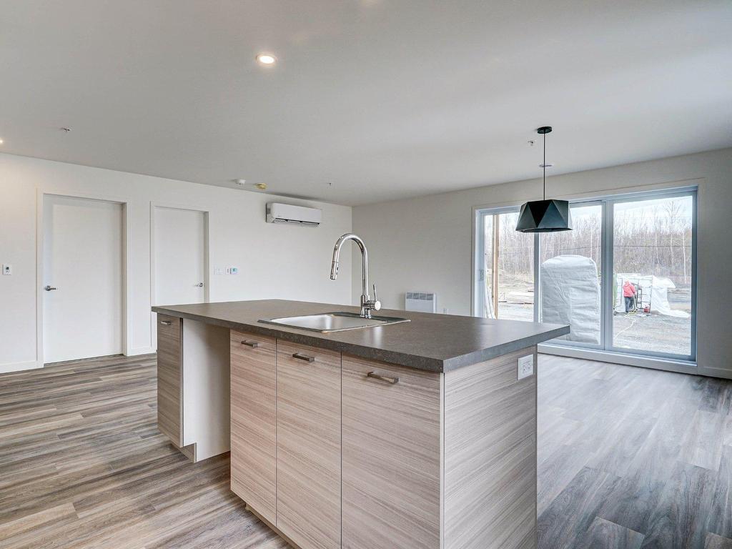 









4955


Rue des Ormes

, 2104,
Contrecoeur,




QC
J0L1C0

