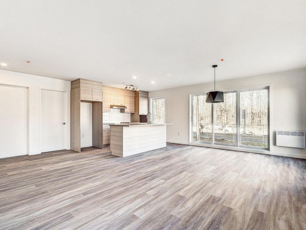 









4955


Rue des Ormes

, 2101,
Contrecoeur,




QC
J0L1C0

