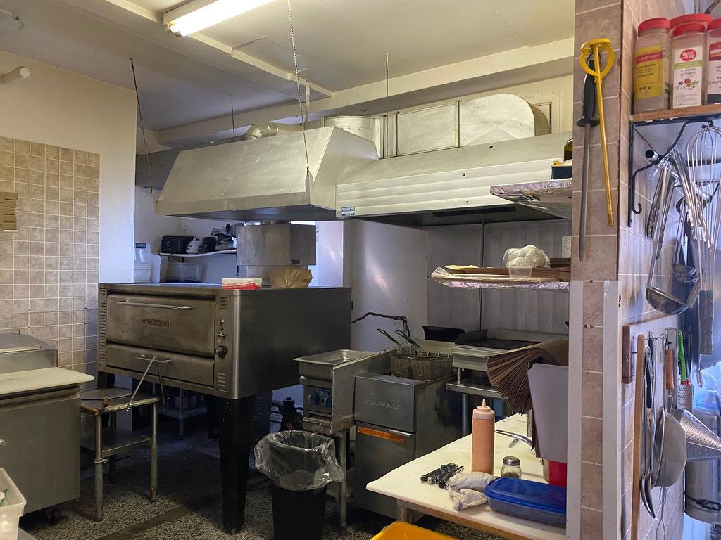 









1580


Rue Barré

,
Montréal (Saint-Laurent),




QC
H4L4M6

