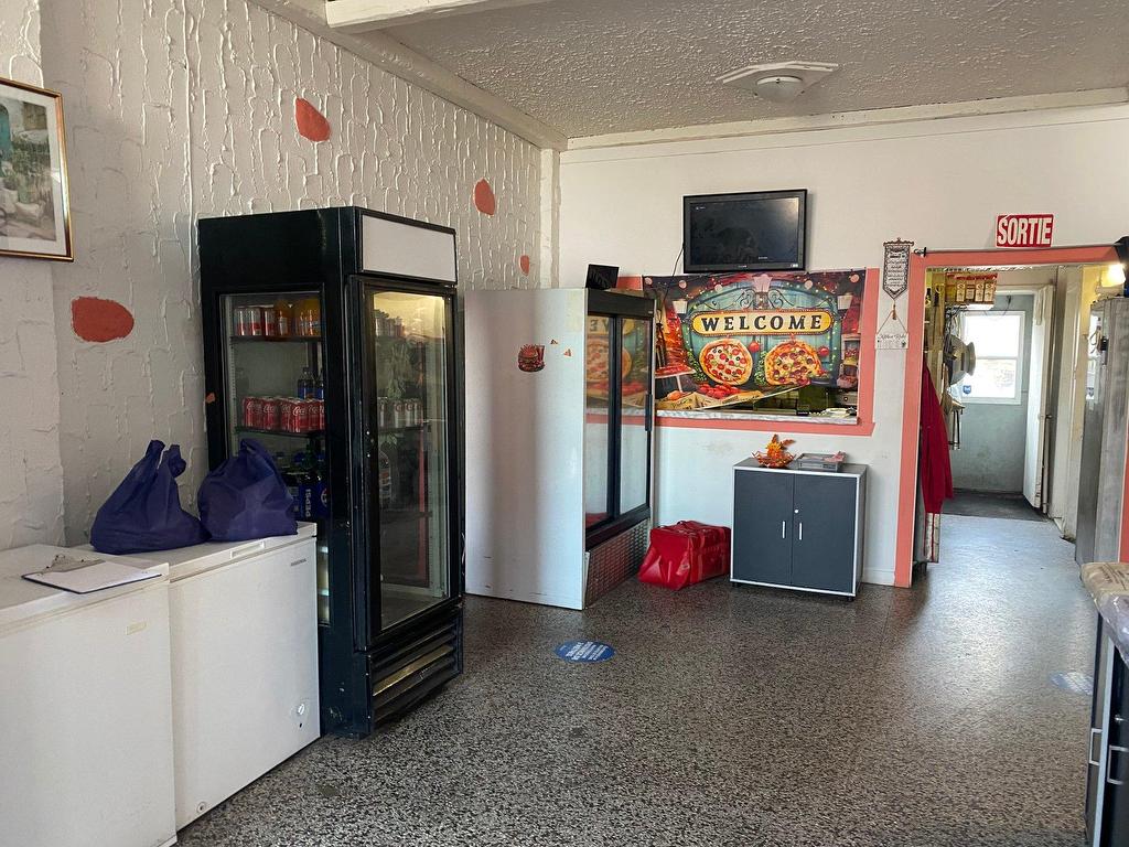 









1580


Rue Barré

,
Montréal (Saint-Laurent),




QC
H4L4M6

