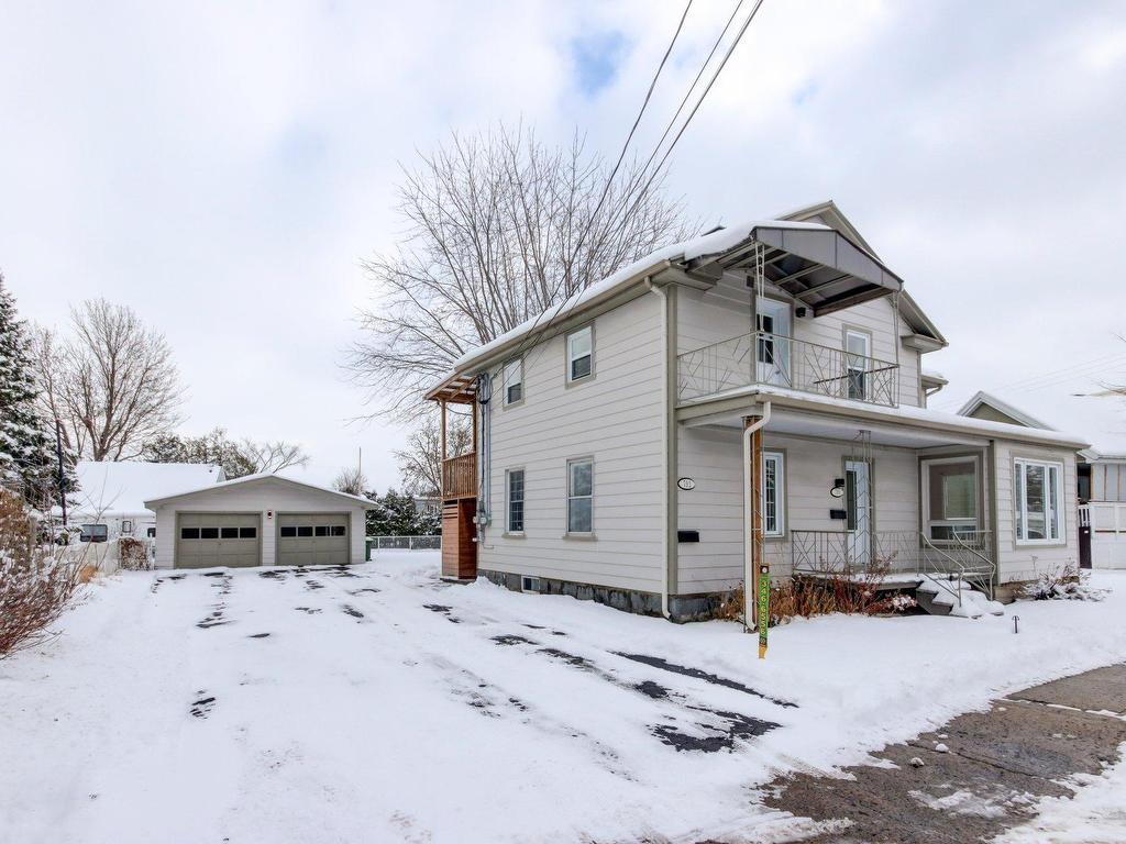 









790

 - 792


3e Rue

,
Saint-Jean-sur-Richelieu,




QC
J2X3L4

