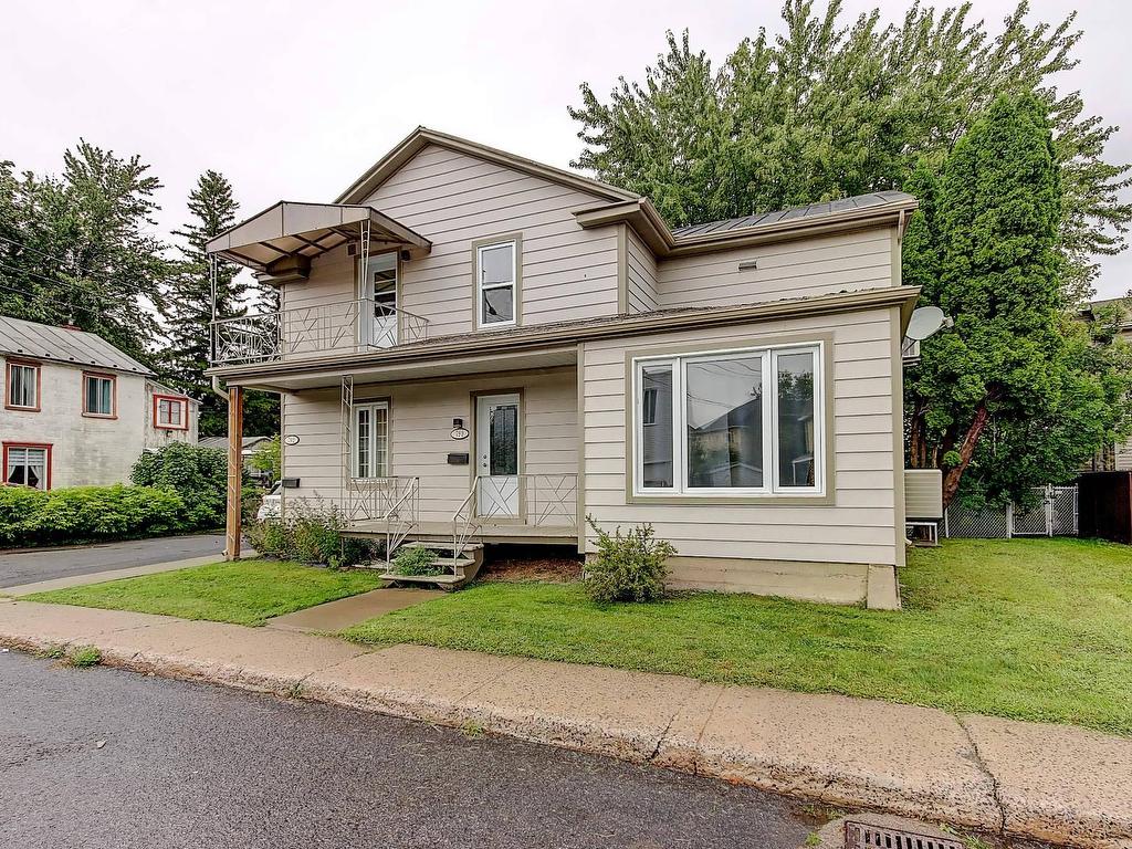 









790

 - 792


3e Rue

,
Saint-Jean-sur-Richelieu,




QC
J2X3L4

