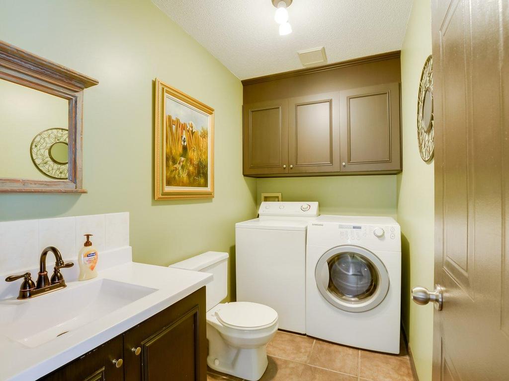 









24


Rue du St-Médard

,
Gatineau (Aylmer),




QC
J9H7A7

