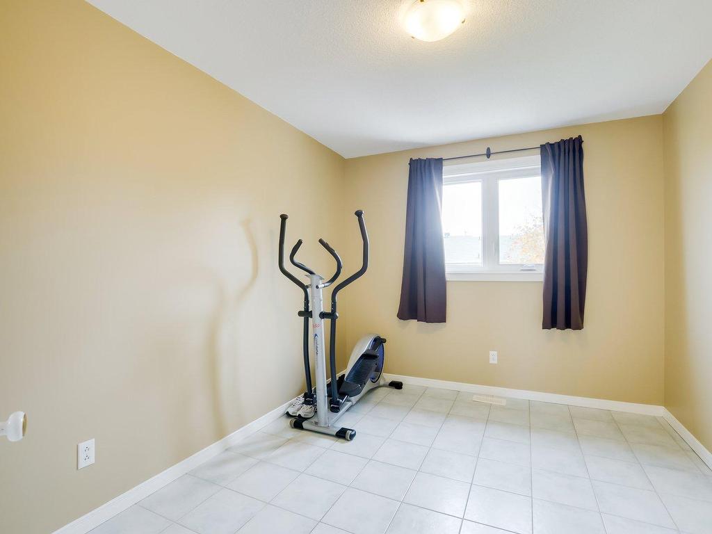 









24


Rue du St-Médard

,
Gatineau (Aylmer),




QC
J9H7A7


