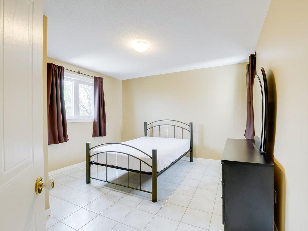 









24


Rue du St-Médard

,
Gatineau (Aylmer),




QC
J9H7A7

