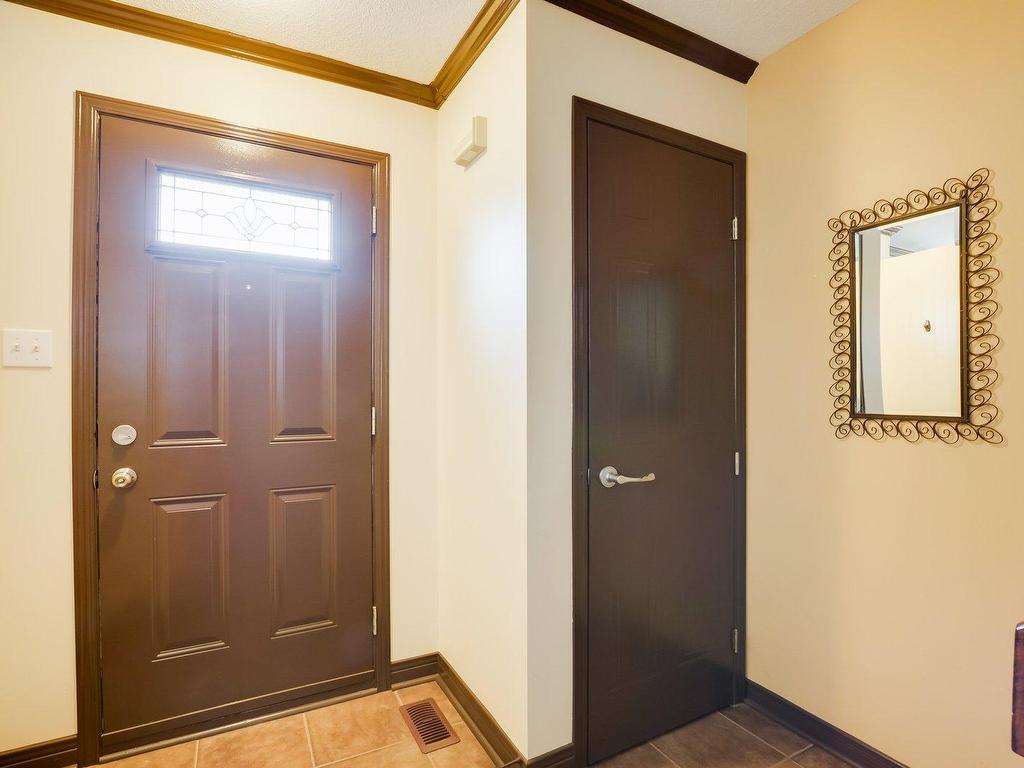 









24


Rue du St-Médard

,
Gatineau (Aylmer),




QC
J9H7A7

