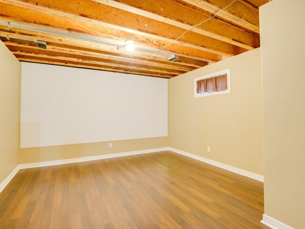









24


Rue du St-Médard

,
Gatineau (Aylmer),




QC
J9H7A7

