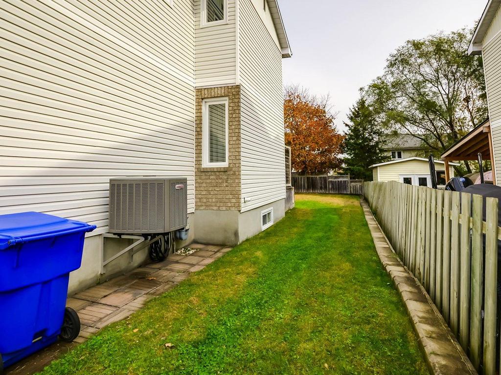 









24


Rue du St-Médard

,
Gatineau (Aylmer),




QC
J9H7A7

