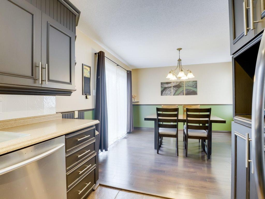 









24


Rue du St-Médard

,
Gatineau (Aylmer),




QC
J9H7A7

