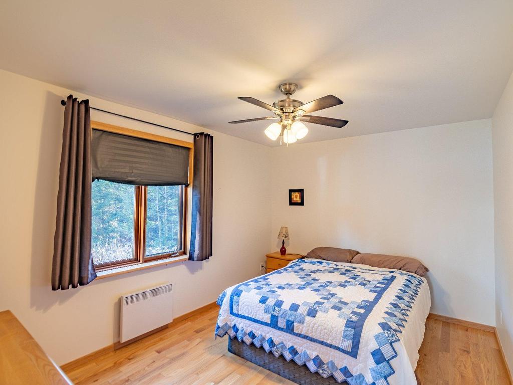 









1115


Ch. McArthur

,
Boileau,




QC
J0T1G0

