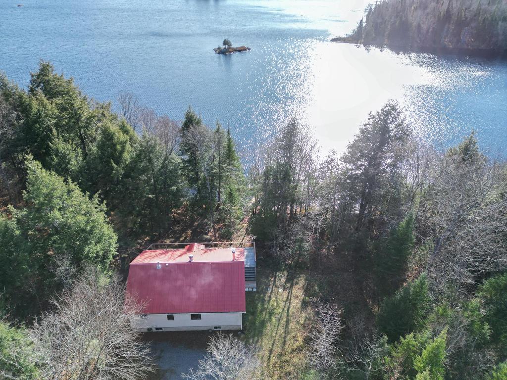 









1115


Ch. McArthur

,
Boileau,




QC
J0T1G0

