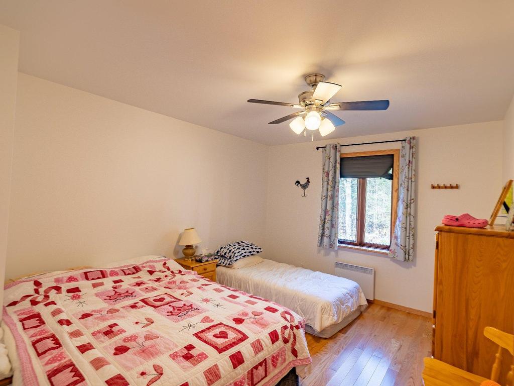 









1115


Ch. McArthur

,
Boileau,




QC
J0T1G0

