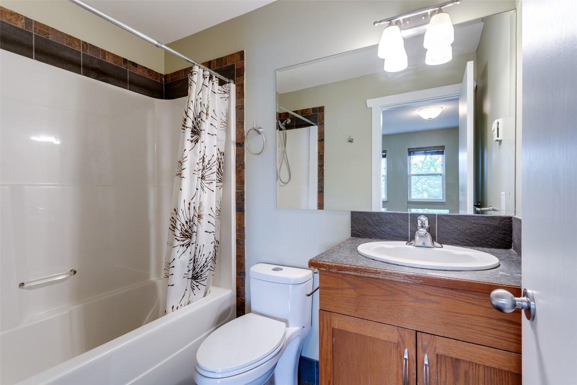









860


Glenwood

Avenue,
Kelowna,




BC
V1Y 5M5

