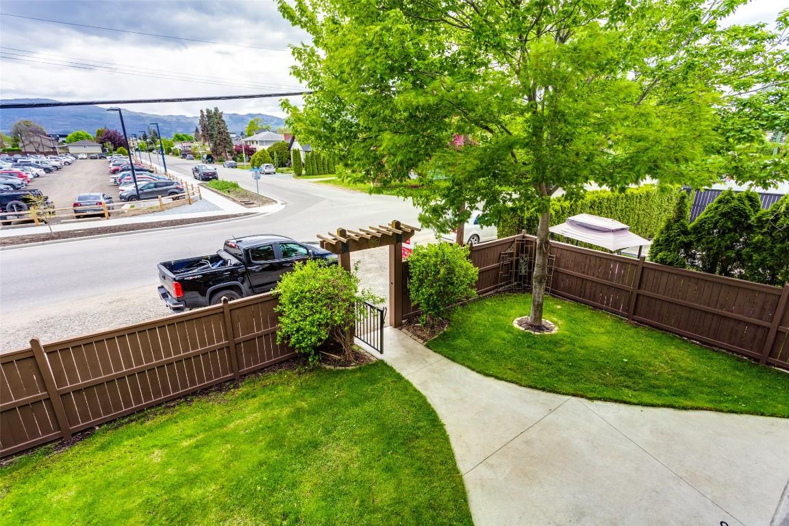 









860


Glenwood

Avenue,
Kelowna,




BC
V1Y 5M5


