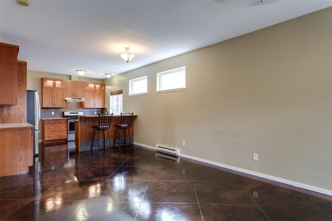









860


Glenwood

Avenue,
Kelowna,




BC
V1Y 5M5

