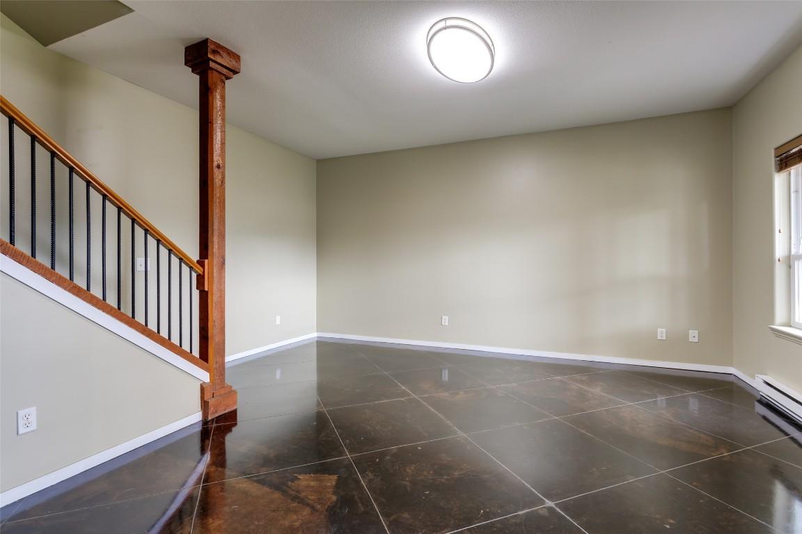 









860


Glenwood

Avenue,
Kelowna,




BC
V1Y 5M5

