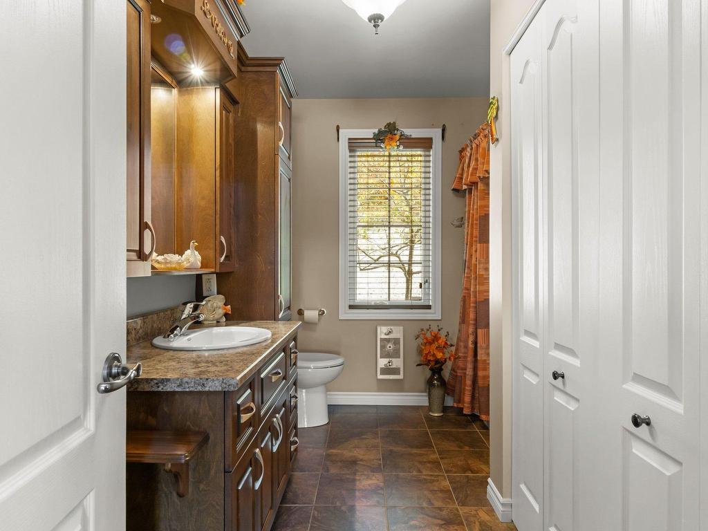 









600


Ch. des Pionniers

,
Saint-Mathieu-du-Parc,




QC
G0X1N0

