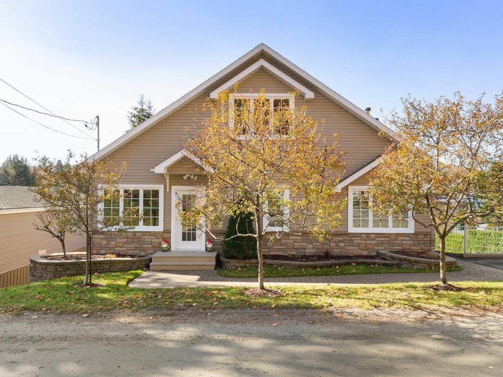 









600


Ch. des Pionniers

,
Saint-Mathieu-du-Parc,




QC
G0X1N0


