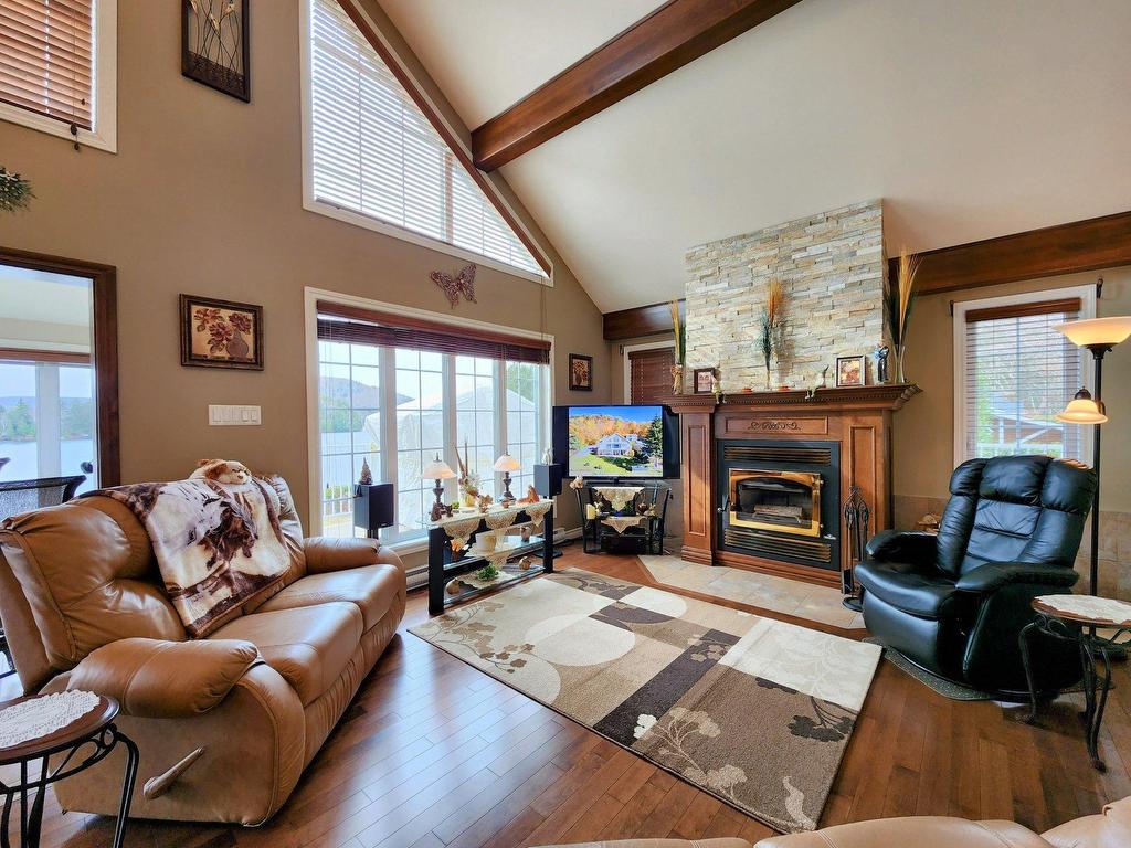 









600


Ch. des Pionniers

,
Saint-Mathieu-du-Parc,




QC
G0X1N0

