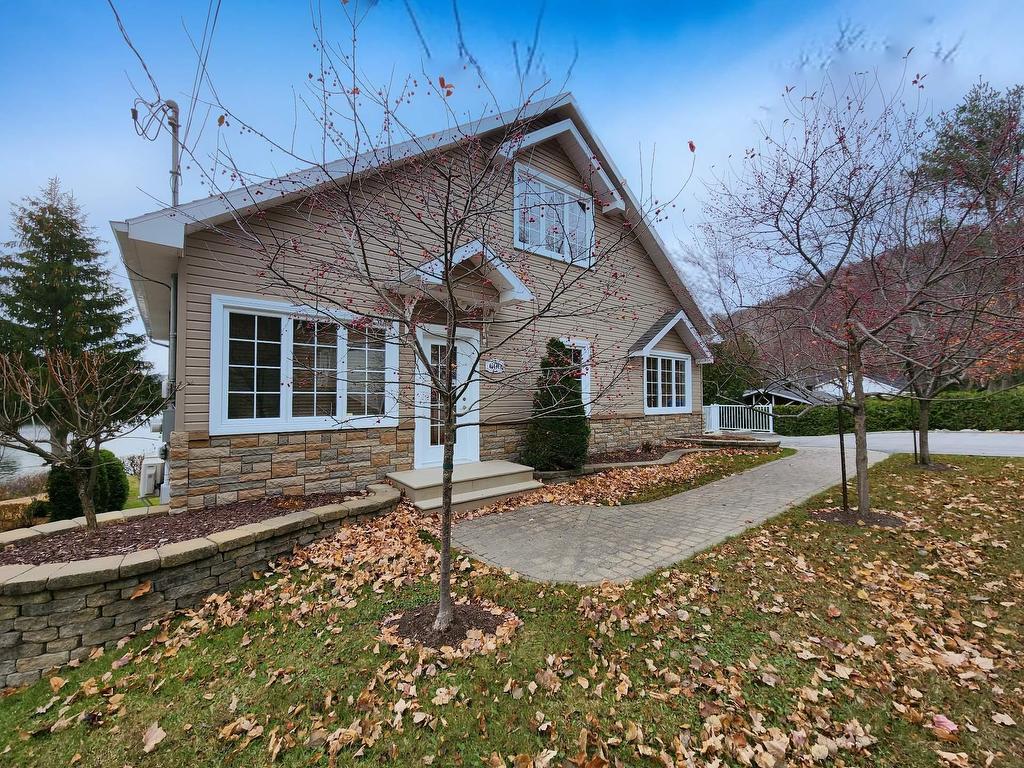 









600


Ch. des Pionniers

,
Saint-Mathieu-du-Parc,




QC
G0X1N0

