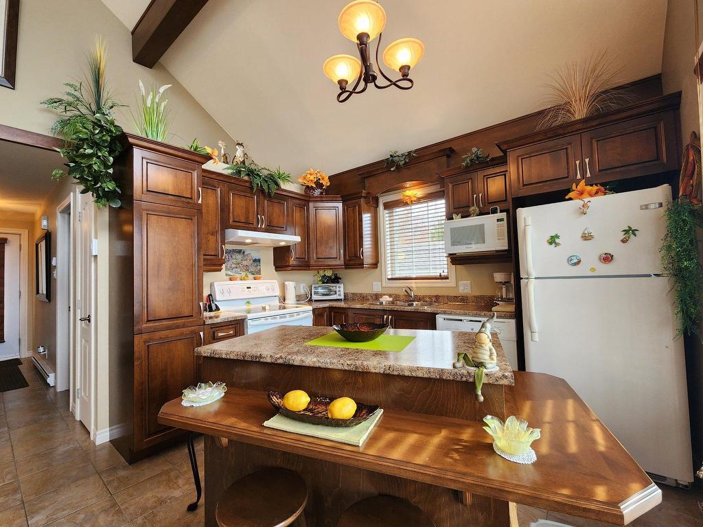 









600


Ch. des Pionniers

,
Saint-Mathieu-du-Parc,




QC
G0X1N0

