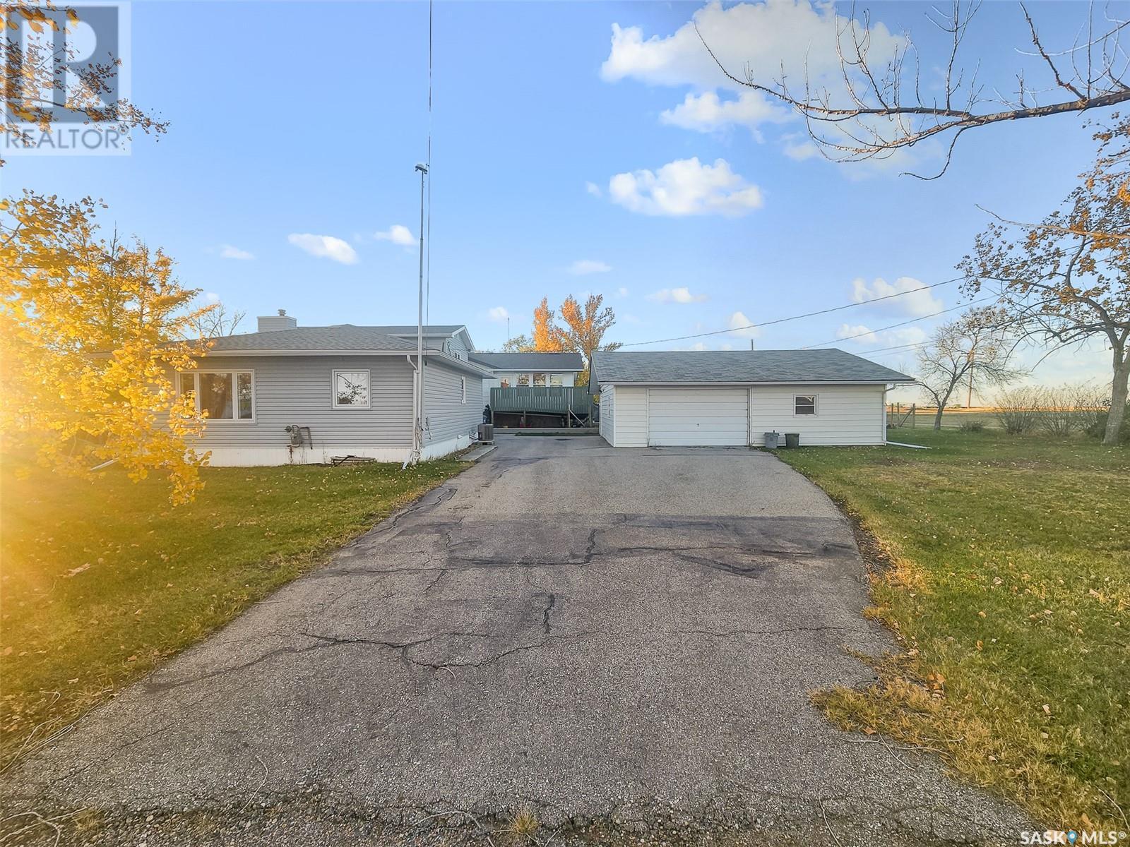 












102 7th AVENUE W

,
Central Butte,




Saskatchewan
S0H0T0

