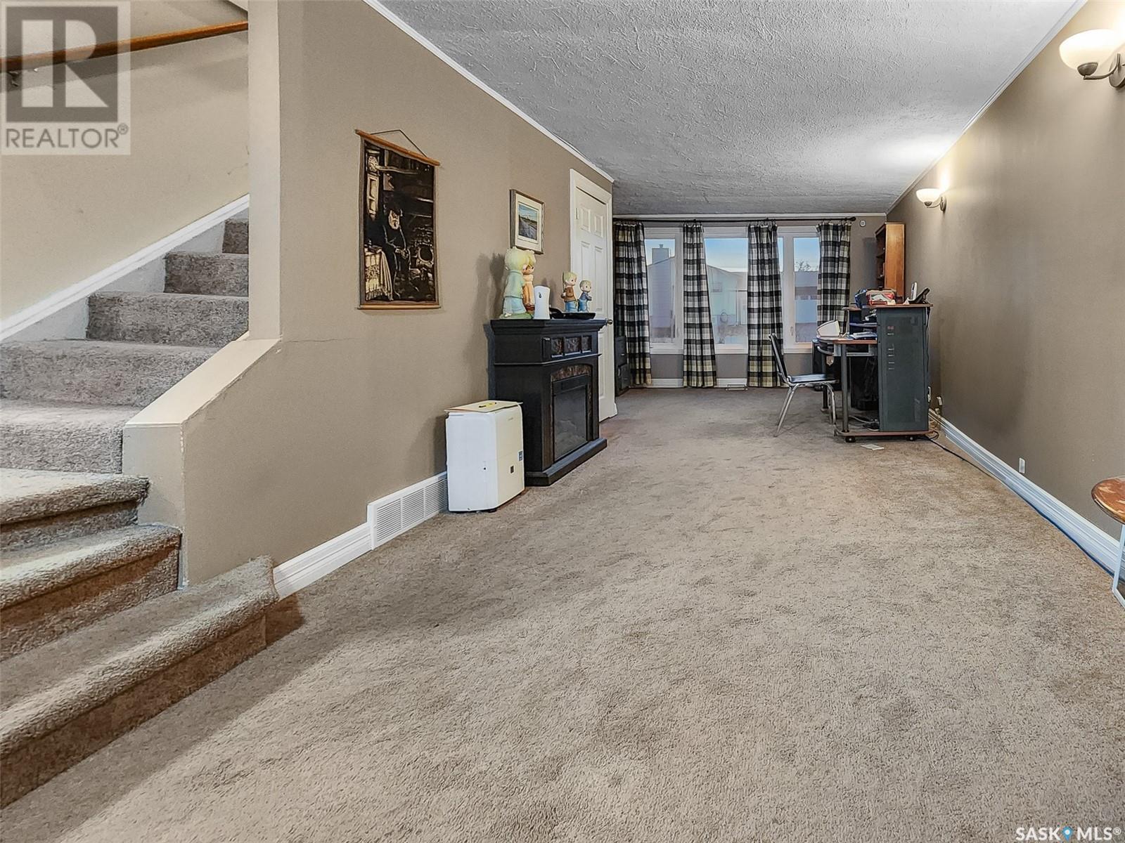 












102 7th AVENUE W

,
Central Butte,




Saskatchewan
S0H0T0

