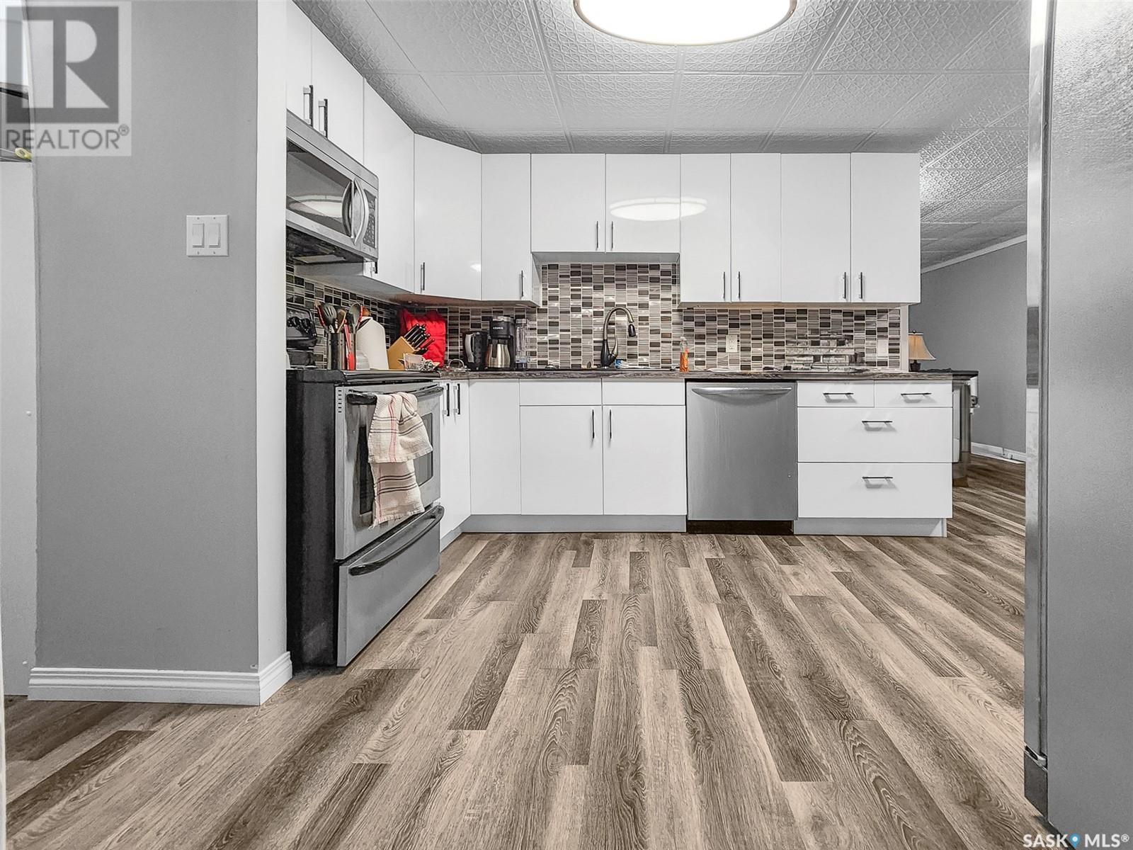 












102 7th AVENUE W

,
Central Butte,




Saskatchewan
S0H0T0

