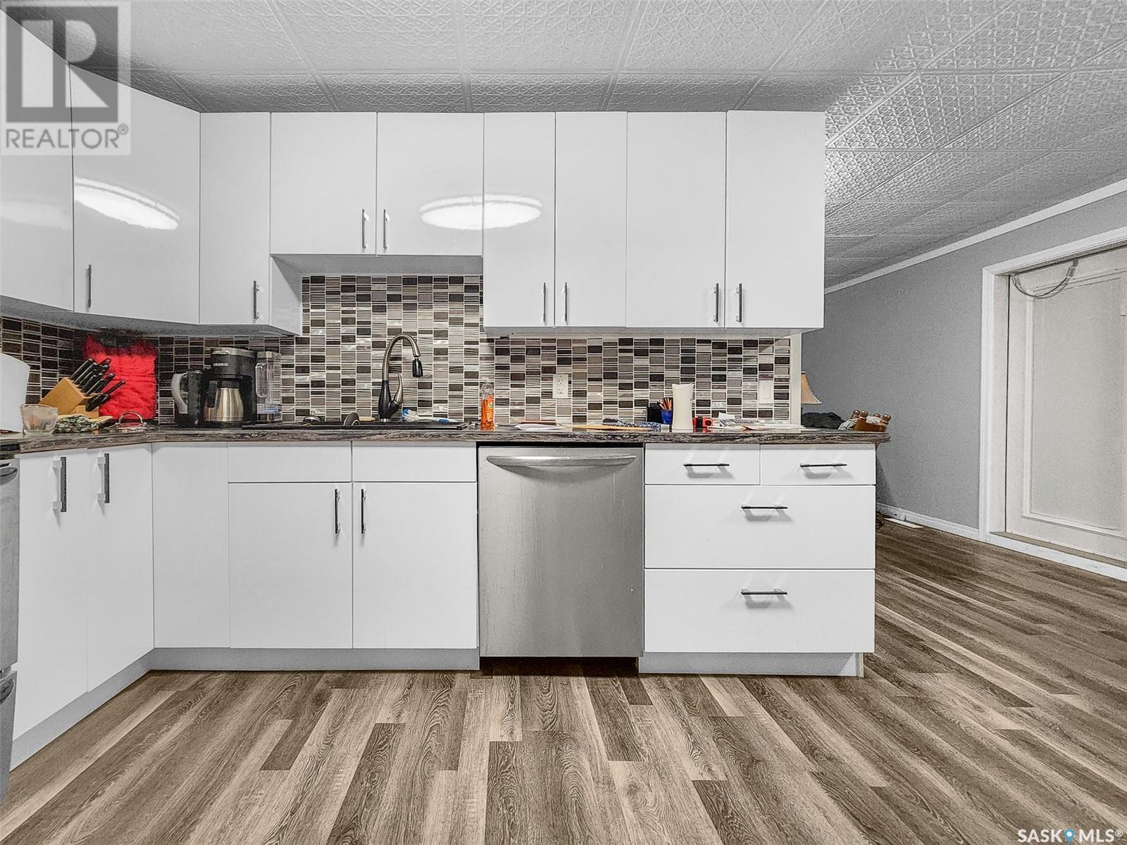 












102 7th AVENUE W

,
Central Butte,




Saskatchewan
S0H0T0

