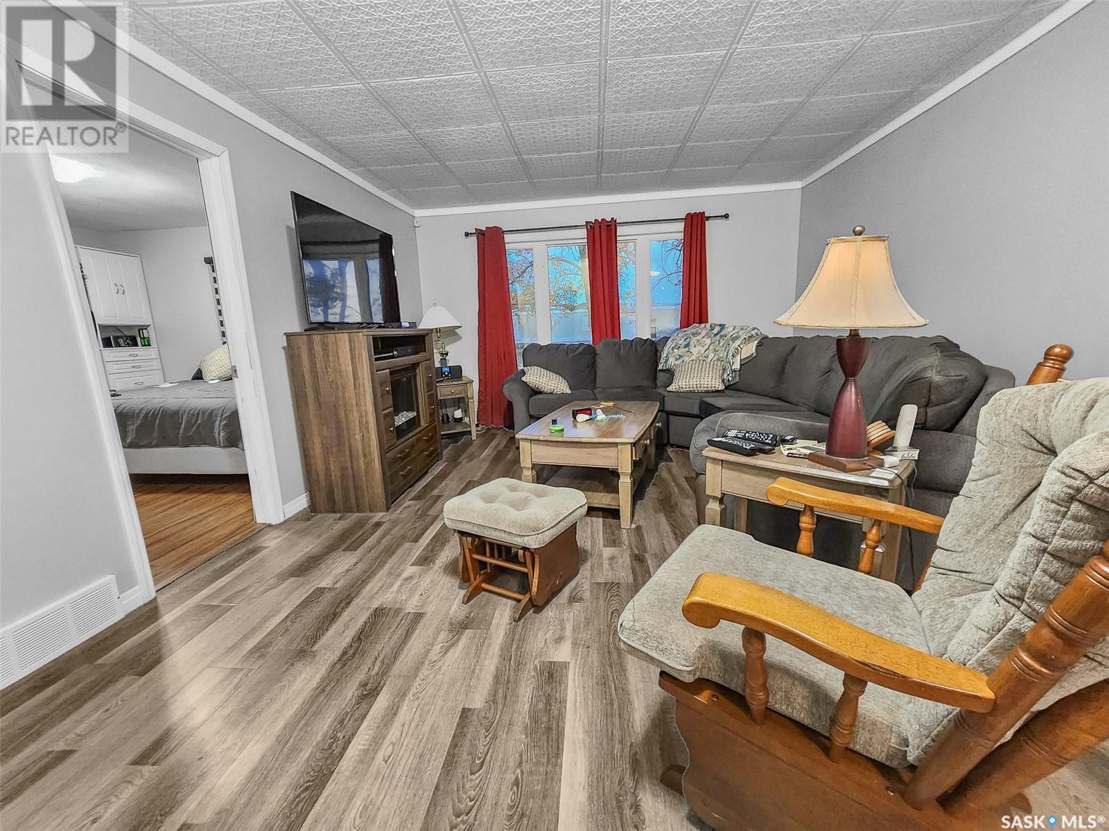 












102 7th AVENUE W

,
Central Butte,




Saskatchewan
S0H0T0

