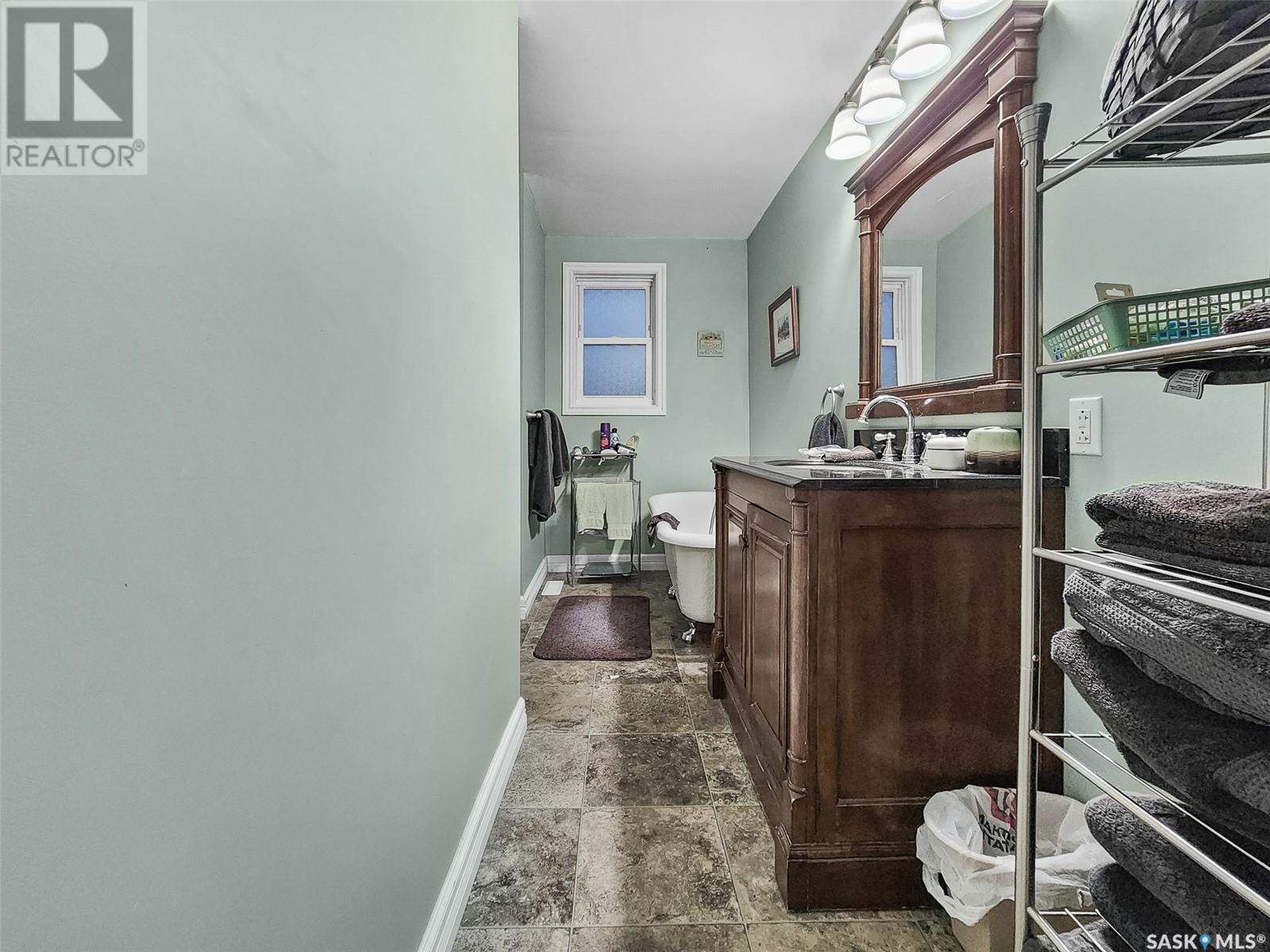 












102 7th AVENUE W

,
Central Butte,




Saskatchewan
S0H0T0

