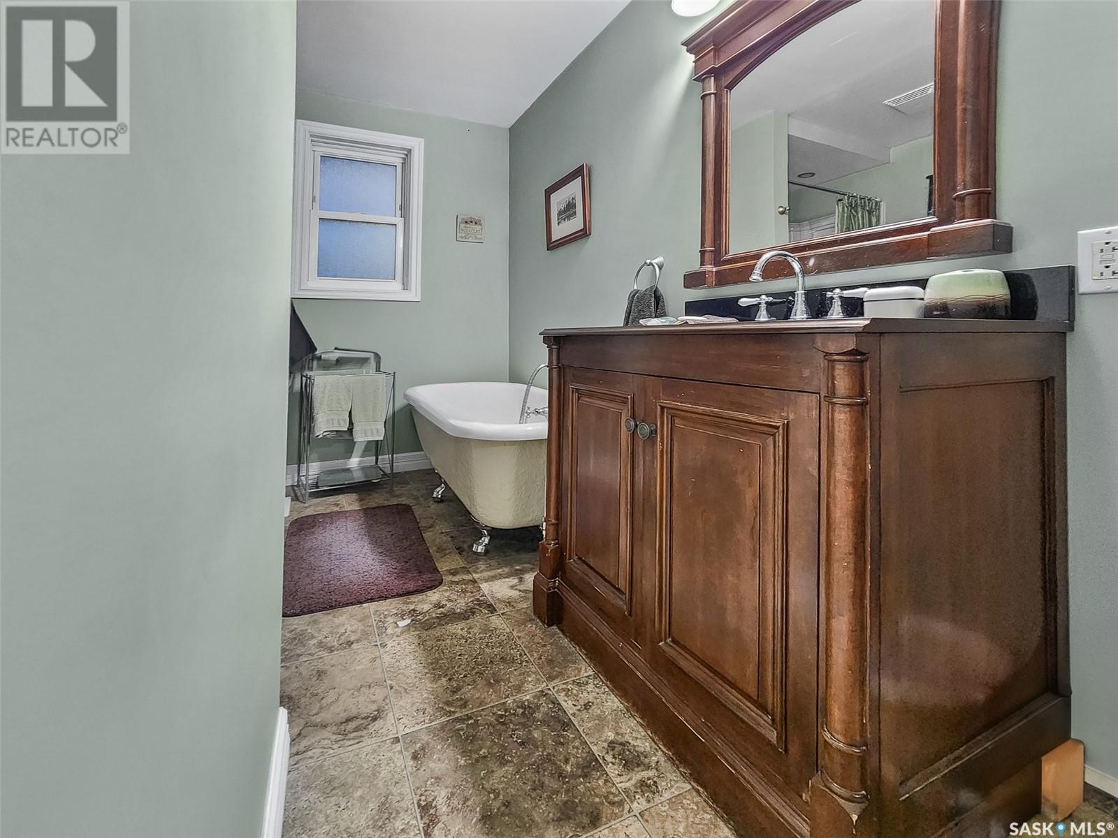 












102 7th AVENUE W

,
Central Butte,




Saskatchewan
S0H0T0

