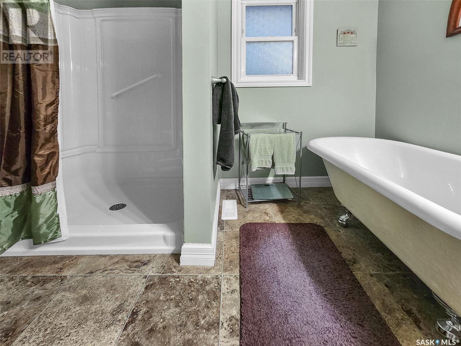 












102 7th AVENUE W

,
Central Butte,




Saskatchewan
S0H0T0


