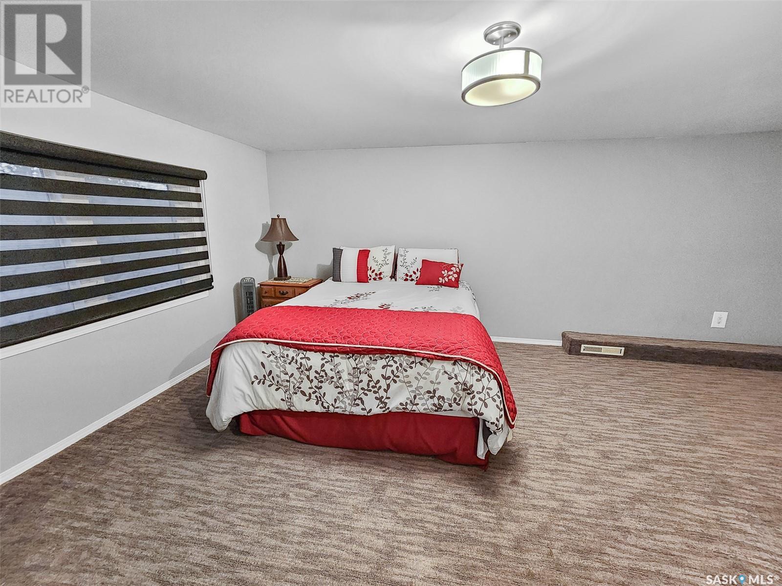 












102 7th AVENUE W

,
Central Butte,




Saskatchewan
S0H0T0

