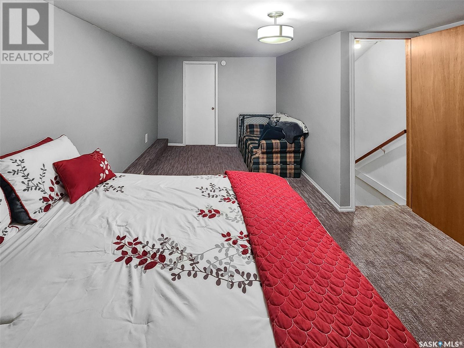 












102 7th AVENUE W

,
Central Butte,




Saskatchewan
S0H0T0

