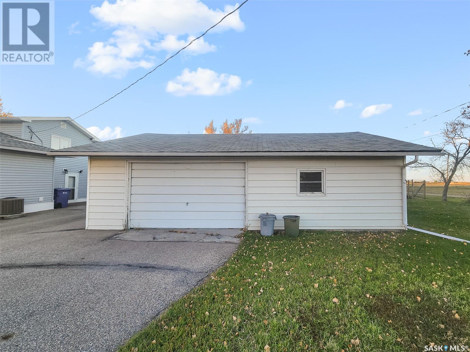 












102 7th AVENUE W

,
Central Butte,




Saskatchewan
S0H0T0

