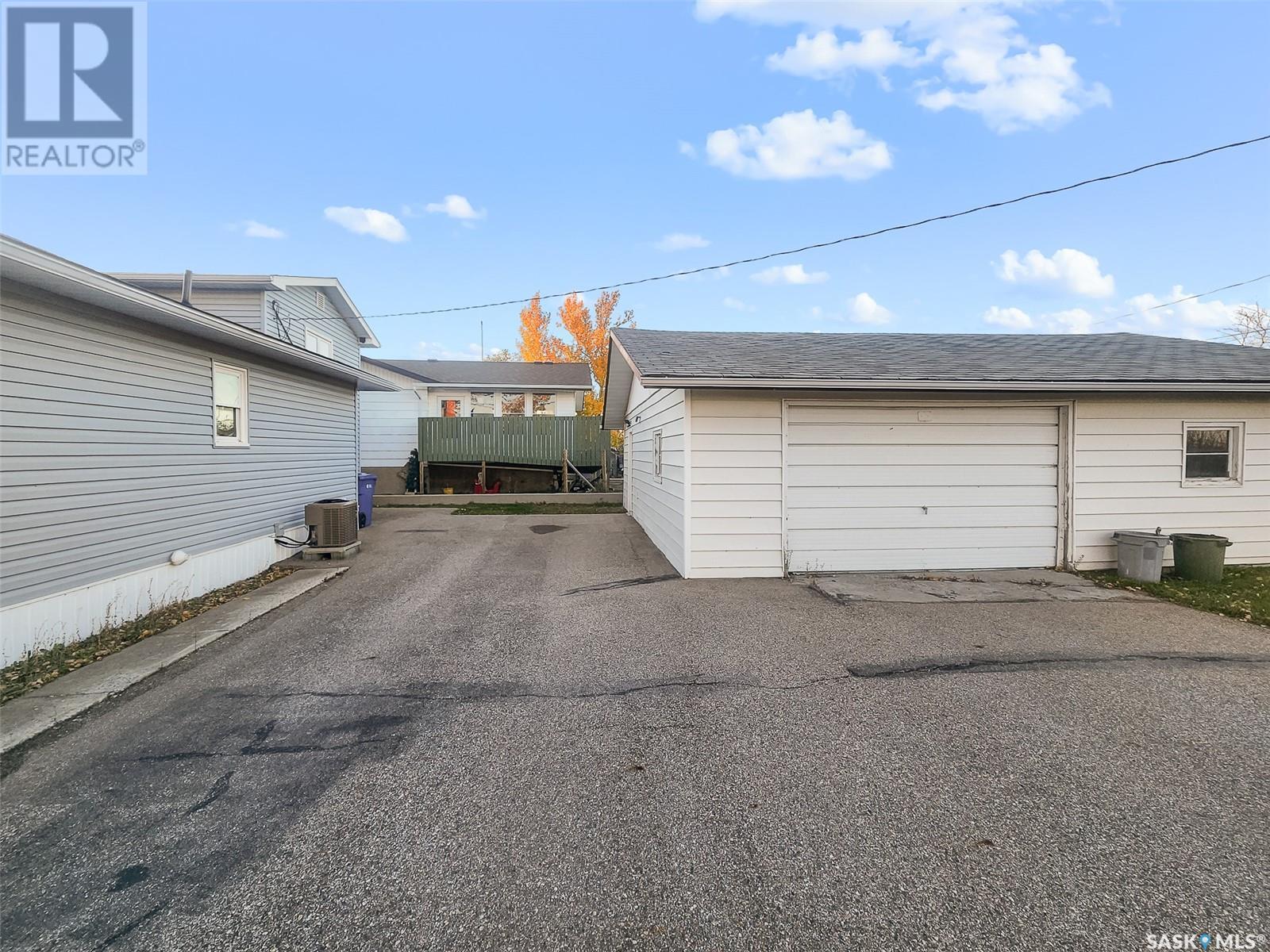












102 7th AVENUE W

,
Central Butte,




Saskatchewan
S0H0T0

