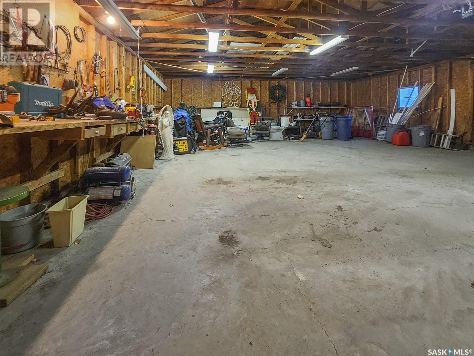 












102 7th AVENUE W

,
Central Butte,




Saskatchewan
S0H0T0

