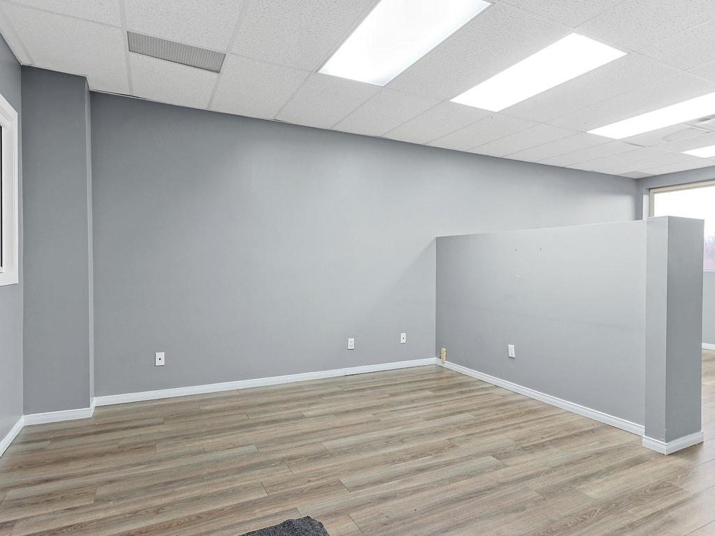 









190


Boul. Industriel

, B,
Châteauguay,




QC
J6N1C1

