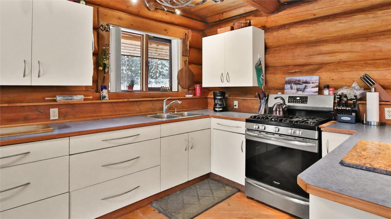 









2120


FISH LAKE

Road,
Rock Creek,




BC
V0H 1Y0

