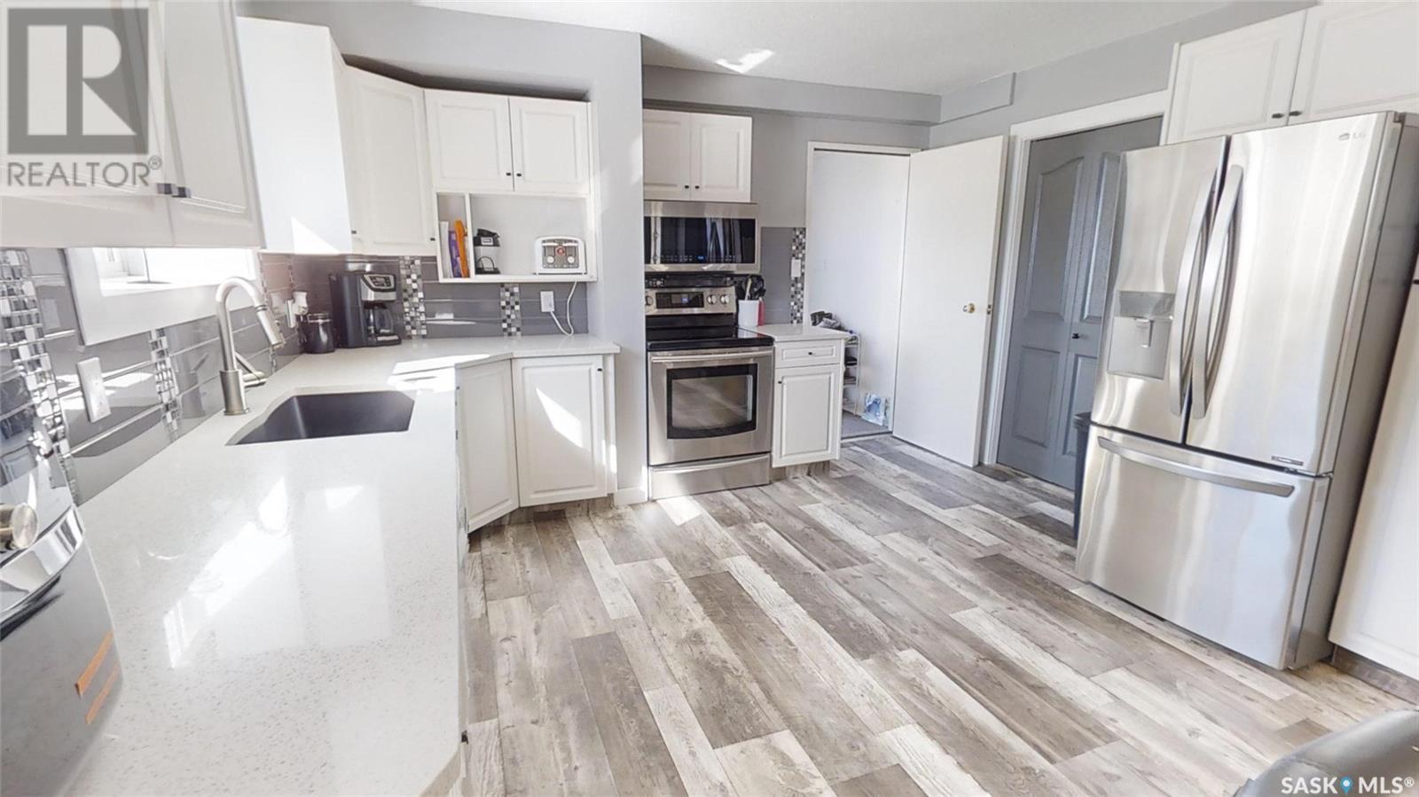 












2 122 1st AVENUE E

,
Kindersley,




Saskatchewan
S0L1S0


