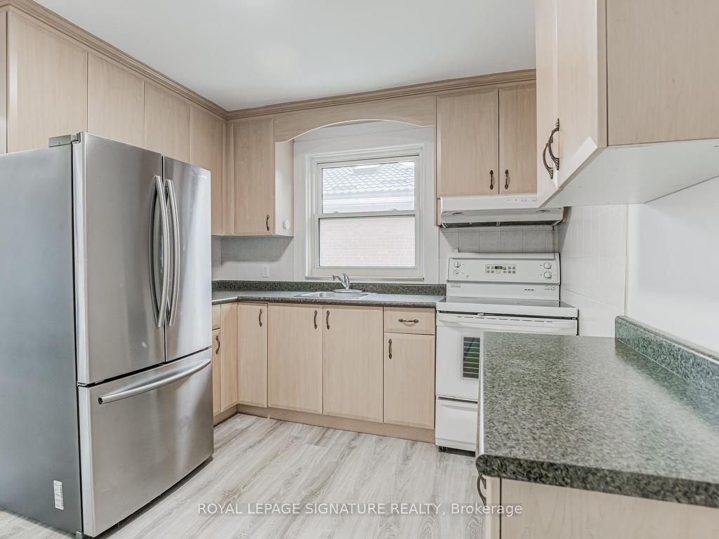 









6


Bonnyview

Drive,
Toronto,




ON
M8Y 3G6

