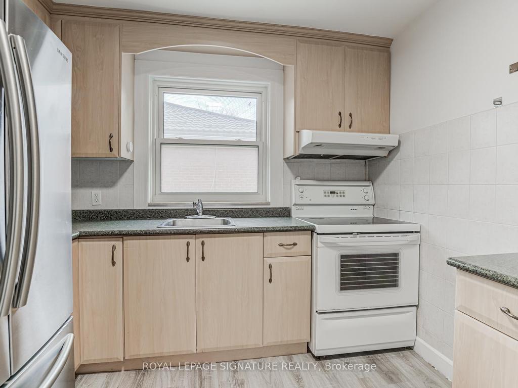 









6


Bonnyview

Drive,
Toronto,




ON
M8Y 3G6


