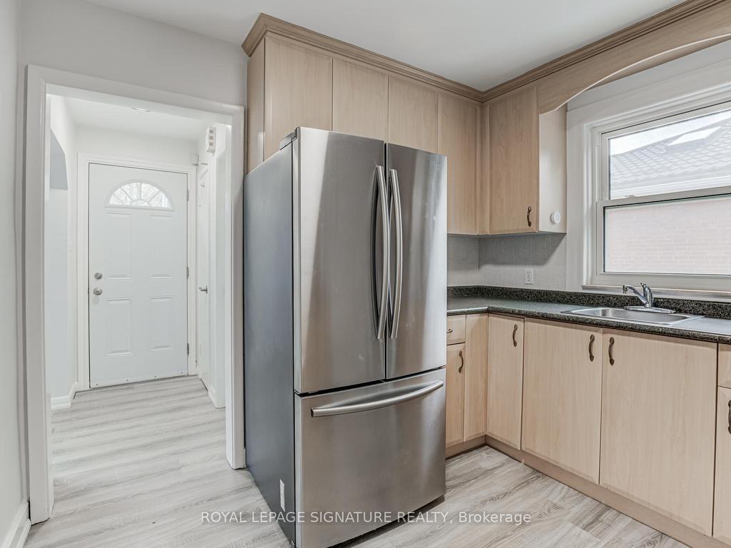 









6


Bonnyview

Drive,
Toronto,




ON
M8Y 3G6

