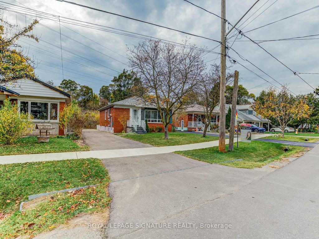 









6


Bonnyview

Drive,
Toronto,




ON
M8Y 3G6

