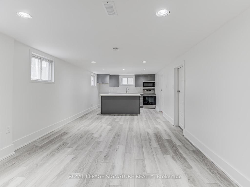 









6


Bonnyview

Drive,
Toronto,




ON
M8Y 3G6

